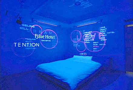 「Blue Hotel Sju(:)pri:m」406号室 内装1