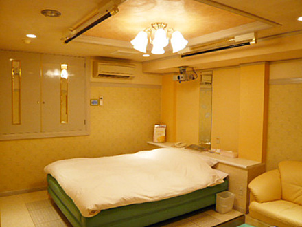 「ホテル ひまわり」103号室 内装1