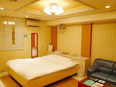 「ホテル ひまわり」117号室 内装1