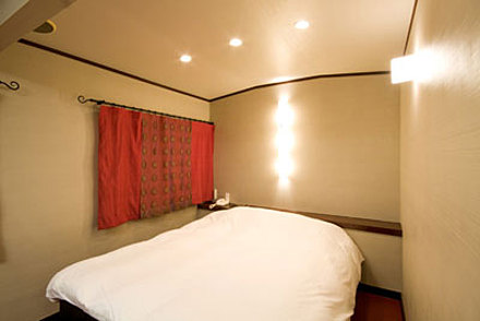 「HOTEL 花花」111号室(Oriental) 内装1