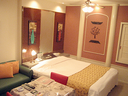 「HOTEL Resort 華(韮崎店)」112号室 内装1