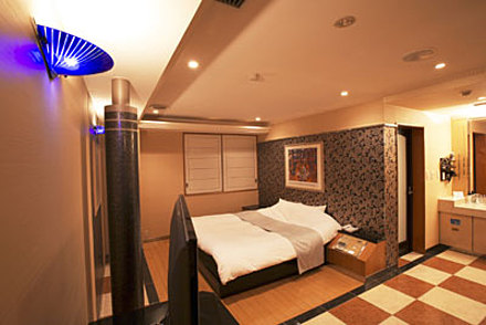 「別邸二股温泉 HOTEL 1H2O 横田Base」303号室 内装1